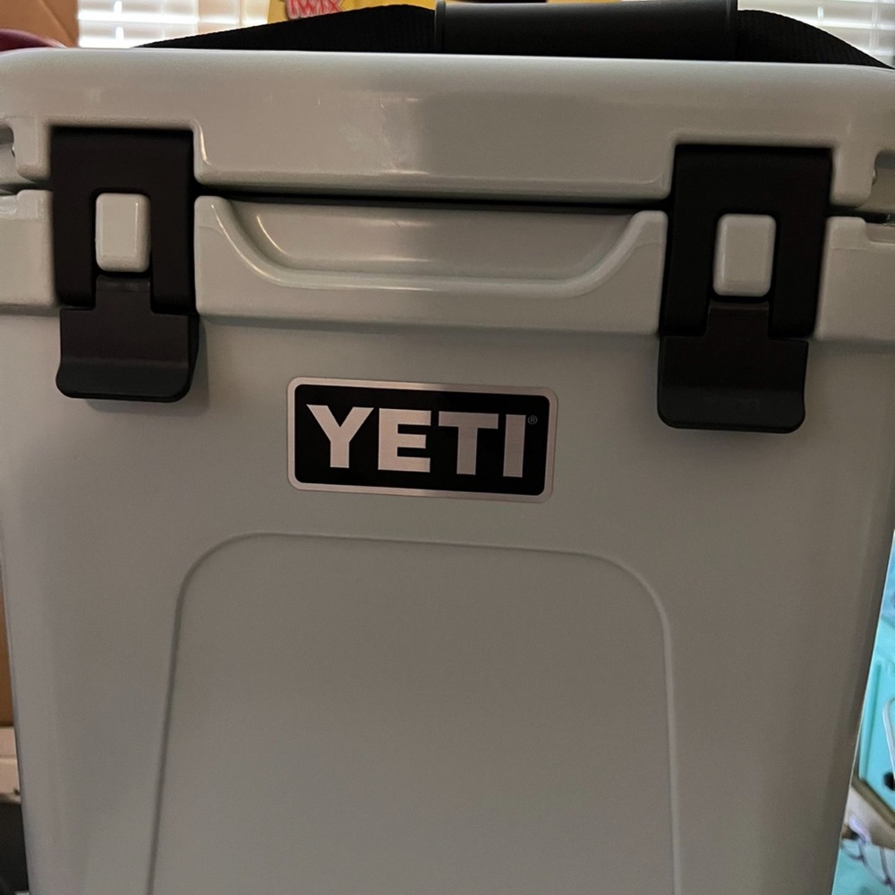 YETI Roadie 24 (Sagebrush Green) EUC.  HTF